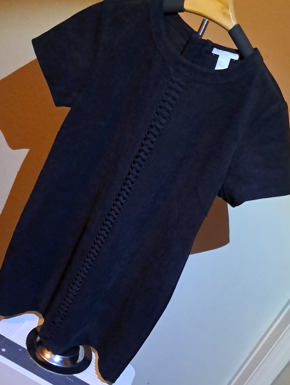 H&M Black Short-Sleeve Knit Top with Central Stitch, Suede Like